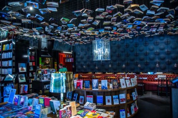 Впечатляющие книжные магазины и библиотеки со всего мира (27 фото)