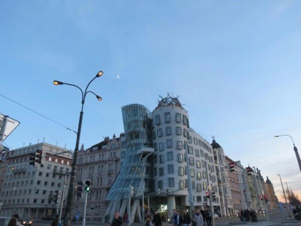 Впечатляющие детища архитекторов, превзошедших самих себя (24 фото)