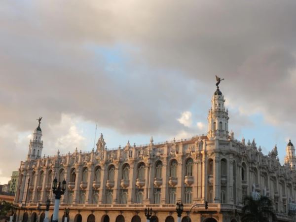 Впечатляющие детища архитекторов, превзошедших самих себя (24 фото)