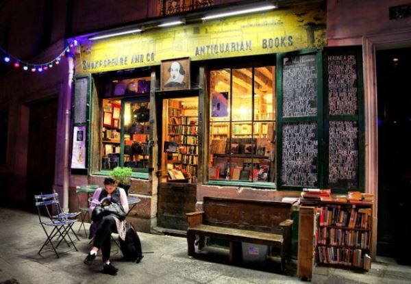 Впечатляющие книжные магазины и библиотеки со всего мира (27 фото)
