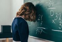 Учительница рассказала коллеге о сексе с учеником и попала под суд