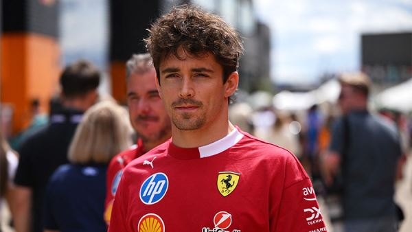 Пилот Ferrari Леклер стал лучшим в третьей практике Гран-при Великобритании