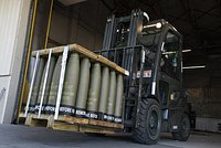 «Он позволит Путину поделить мир». Что известно о «сером кардинале» Пентагона, который выступает против помощи Украине?
