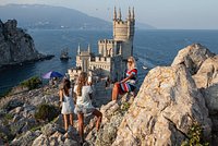 В Шереметьеве застряли тысячи пассажиров, отменено 174 рейса. Что известно на данный момент?